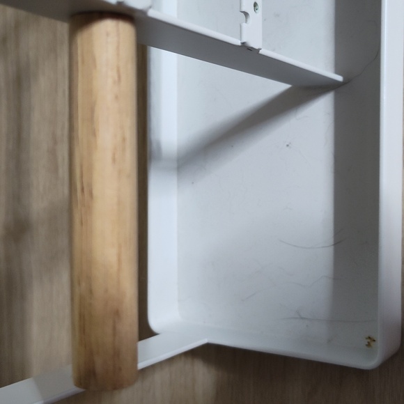 Elegant White and Wood Jewelry Stand - Picture 5 of 6